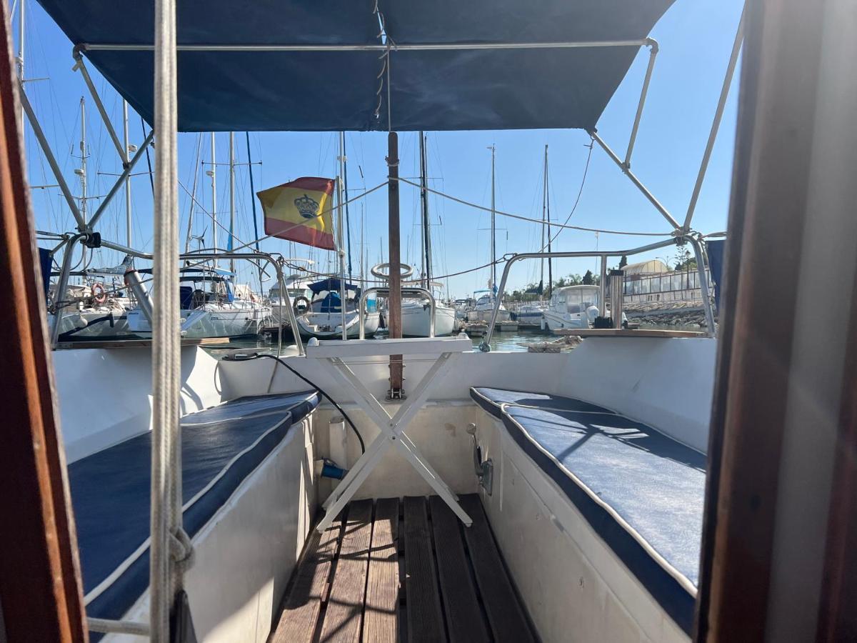 Velero en el corazón de El Puerto El Puerto de Santa Maria Exterior foto