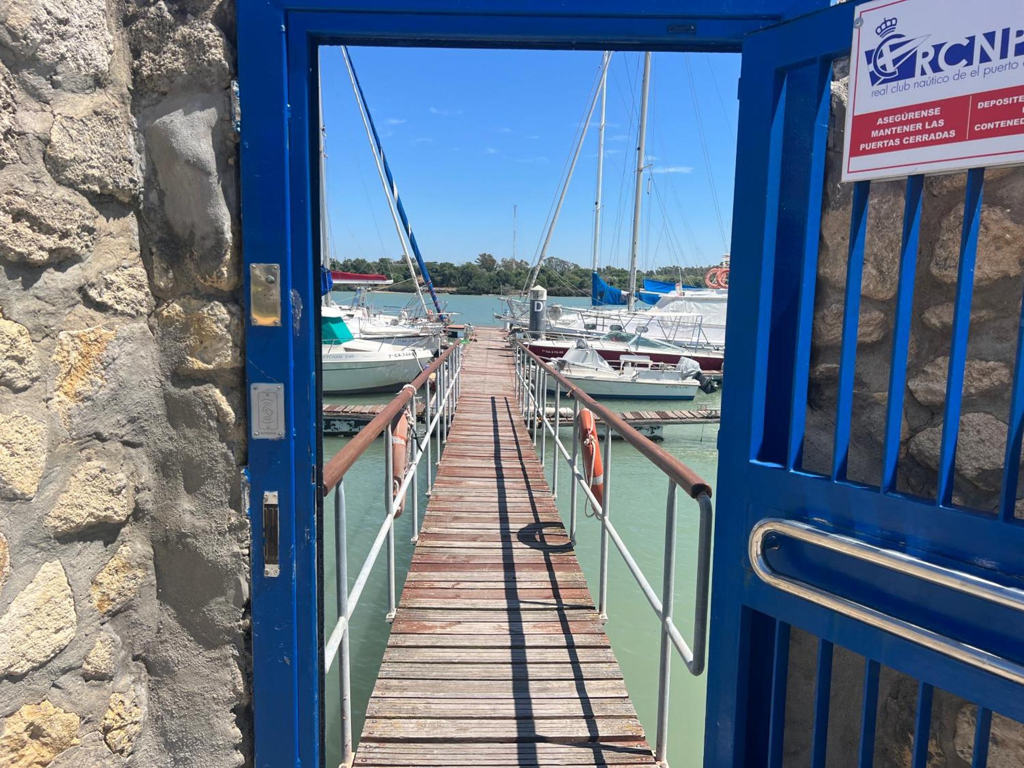Velero en el corazón de El Puerto El Puerto de Santa Maria Exterior foto